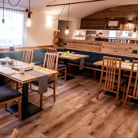 Appartement- Und Wellnesshotel Winkler Aparthotel Pfalzen