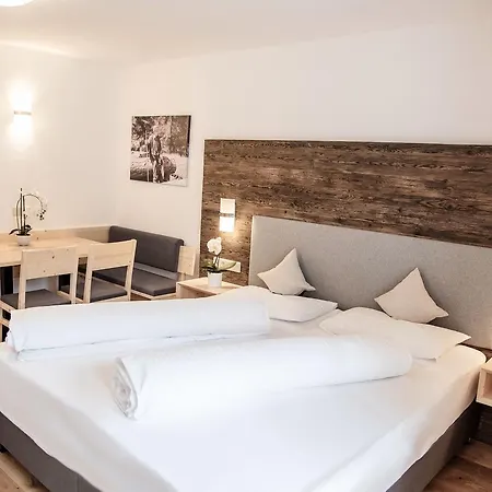 Appartement- Und Wellnesshotel Winkler Aparthotel Pfalzen